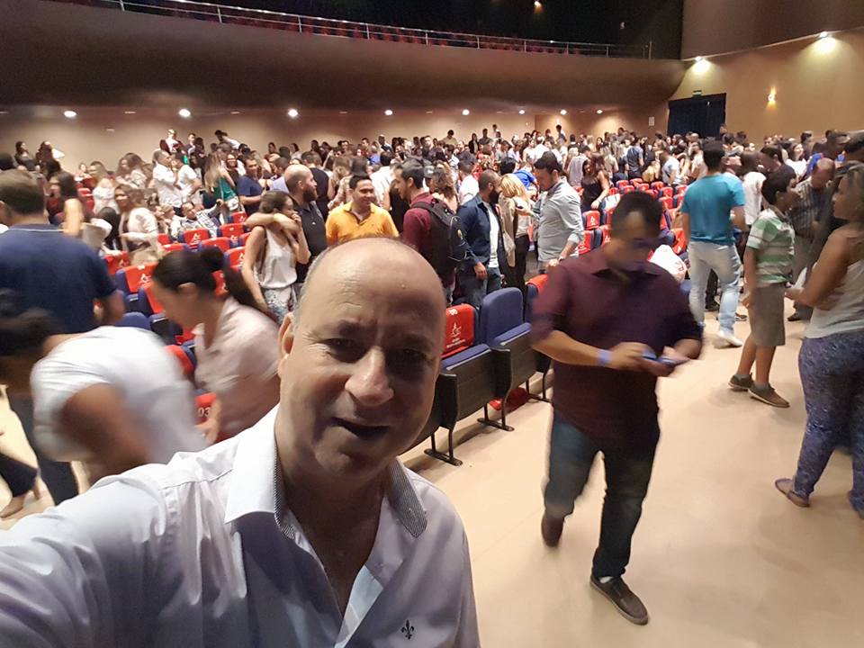 Edvaldo Medeiros em grande evento de preparo e recrutamento de negócio internacional